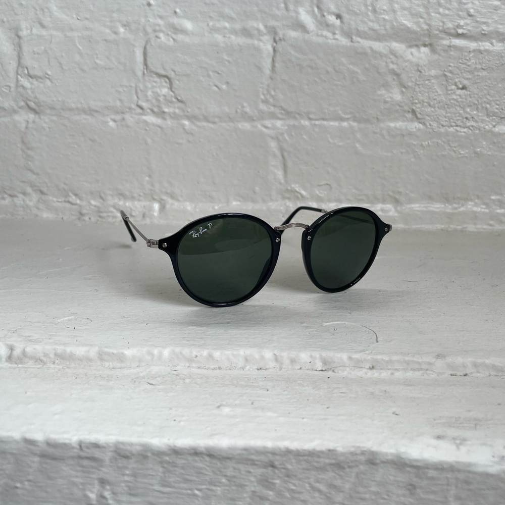 Ray-Ban Round Fleck Sunglasses